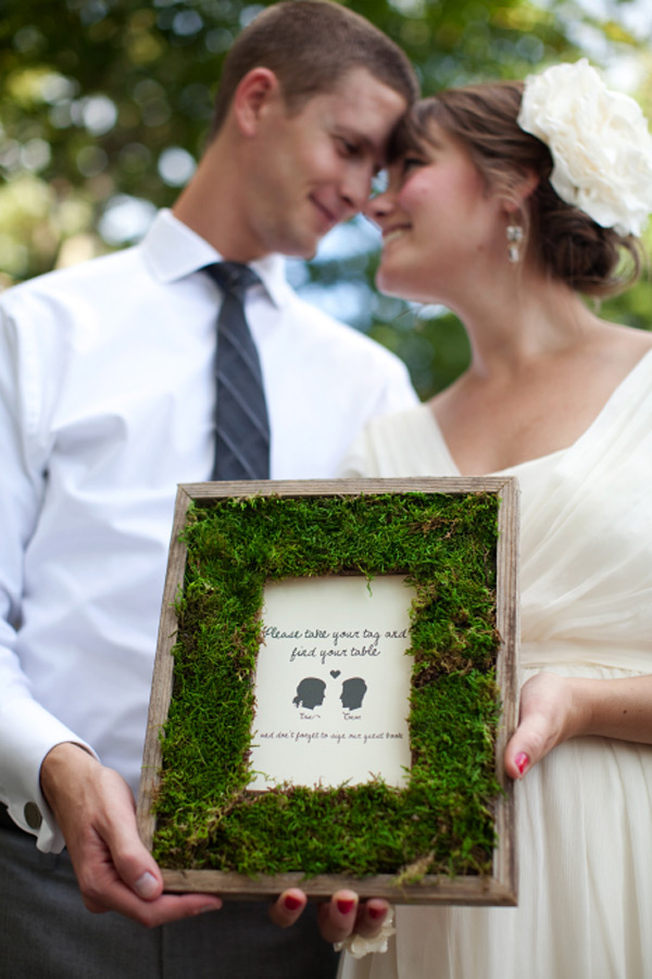 diy moss wedding frame 41